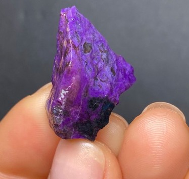 (Photos) Gel Sugilite Rough 5.1g Pure Gems Minerals & Design