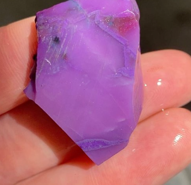 (Photos) Gel Sugilite Rough 10.4g Pure Gems Minerals & Design